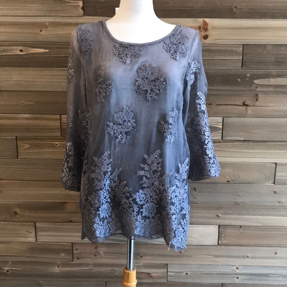 Tiempo Paris Lace Top NWT